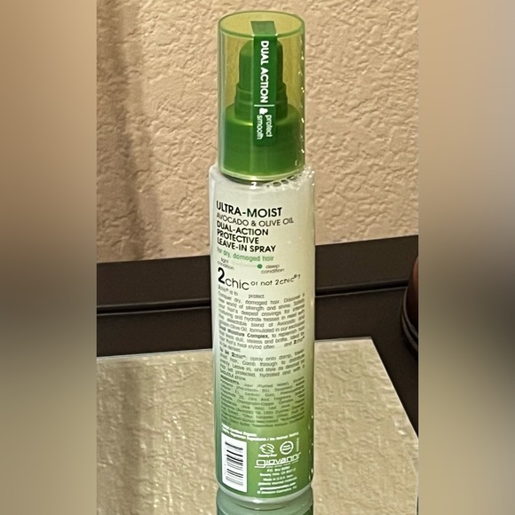New: Giovanni 2 Chic Ultra Moist dual action protection leave in spray 4 fl oz. - Picture 2 of 13